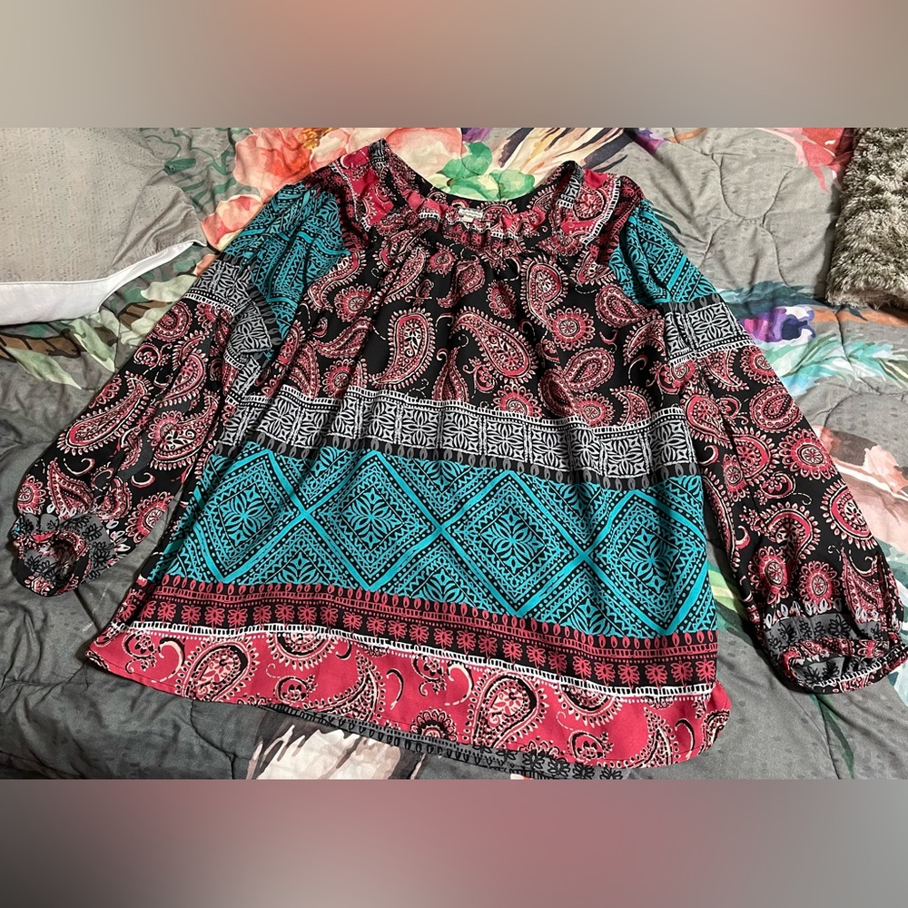 Eyeshadow 1XL peek-a-boo long sleeve top